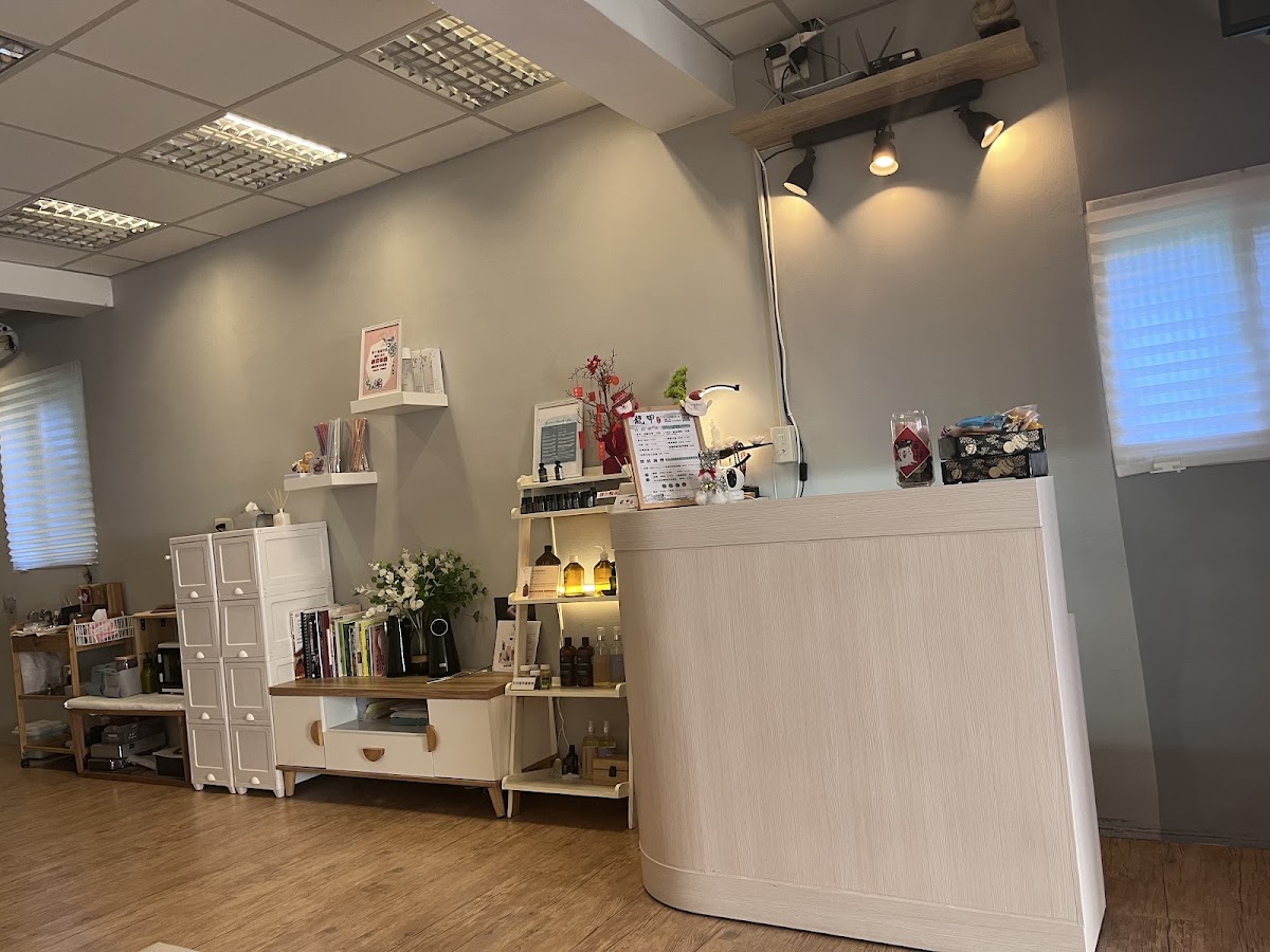 龍甲整復 工作室 店內環境照片 10