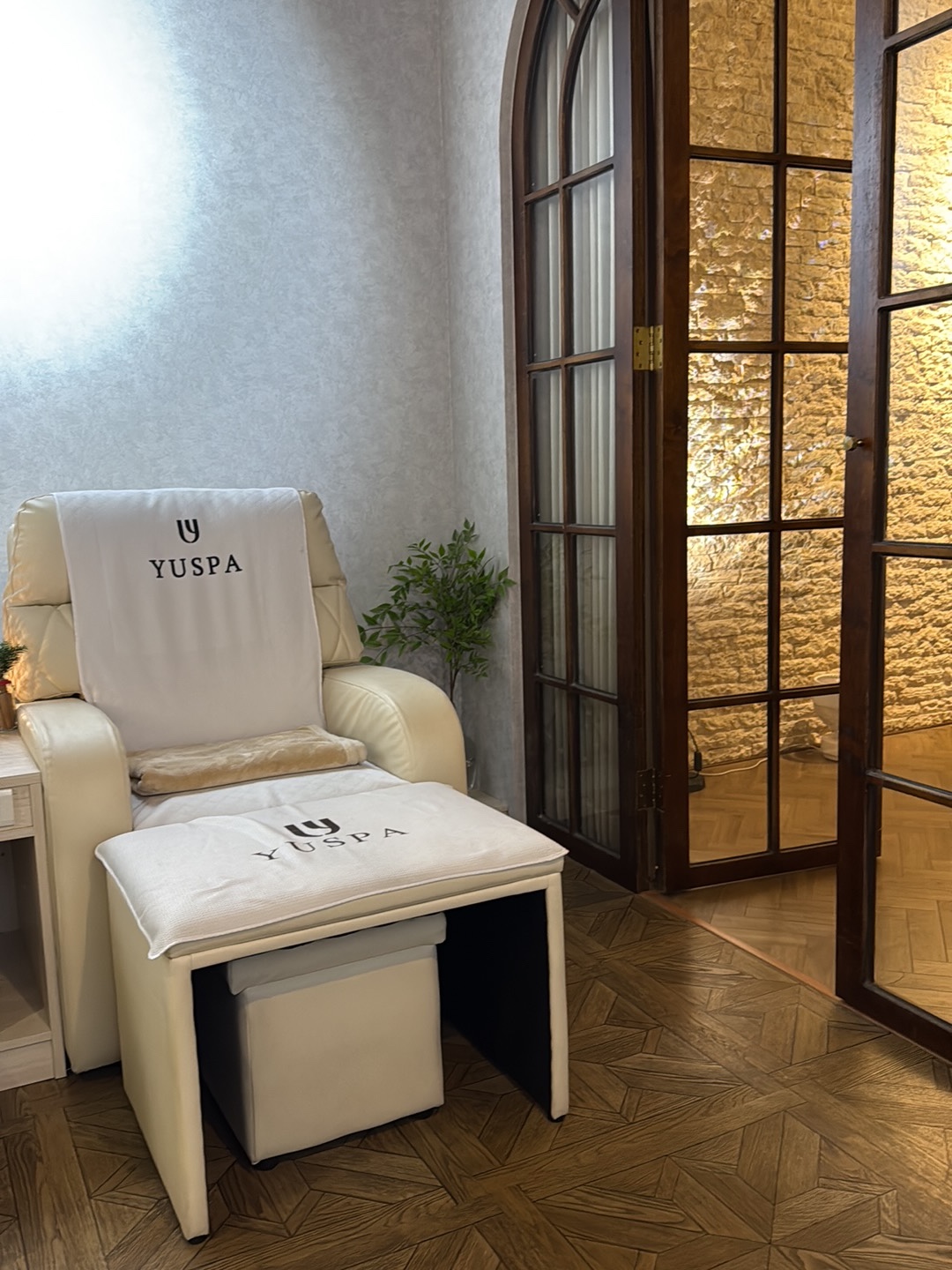 YUSPA悠舍REAX MASSAGE/腿部舒緩/經絡推拿/頭療/肩頸/熱石精油/孕媽咪按摩/臉部保養/刮痧拔罐/窈窕緊實spa 店內環境照片 4