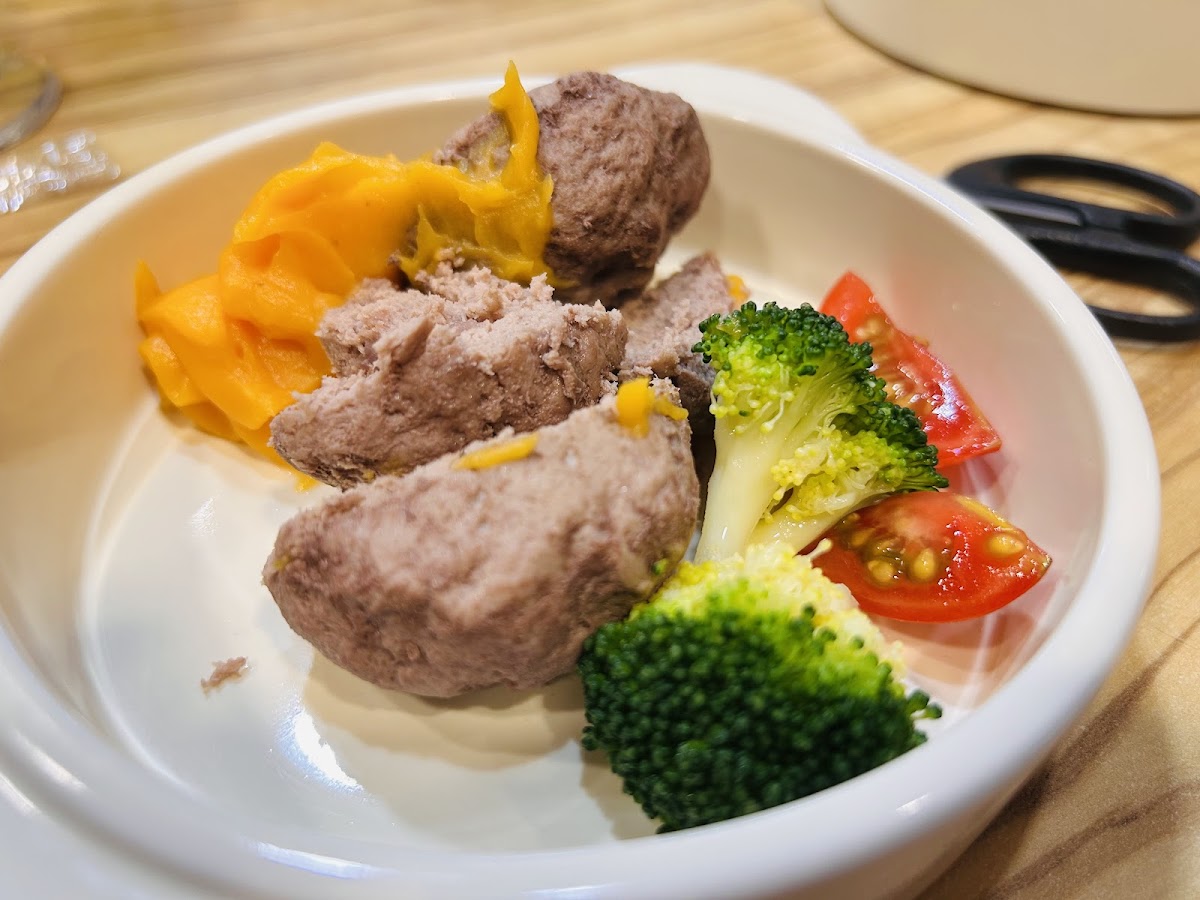Lazzy Cafe 寵物餐廳 Pet Friendly Restaurant （附設寵物美容&本店沒有提供店狗與客人互動，現場只有客人的狗） 店內環境照片 3