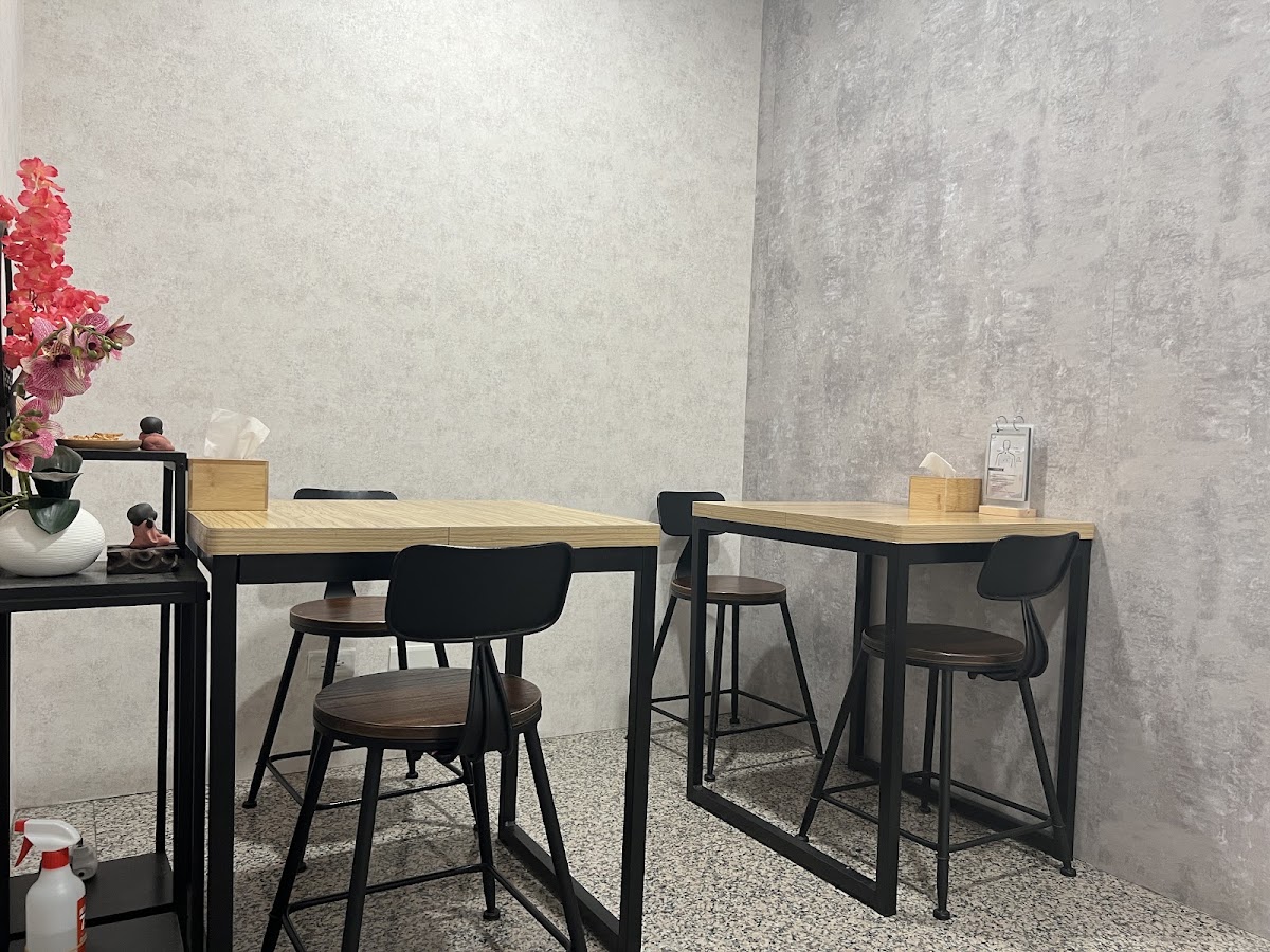 草上飛足體養生會館【台中南屯｜全身按摩｜腳底｜肩頸舒壓｜經絡｜筋膜沾黏】 店內環境照片 4