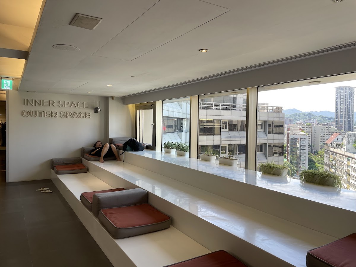 SPACE YOGA安和館 (明曜百貨 13F) 店內環境照片 2