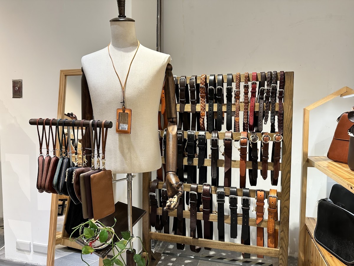 Colbie Leather 寇比手工皮件｜松菸誠品 (2F) 店內環境照片 4