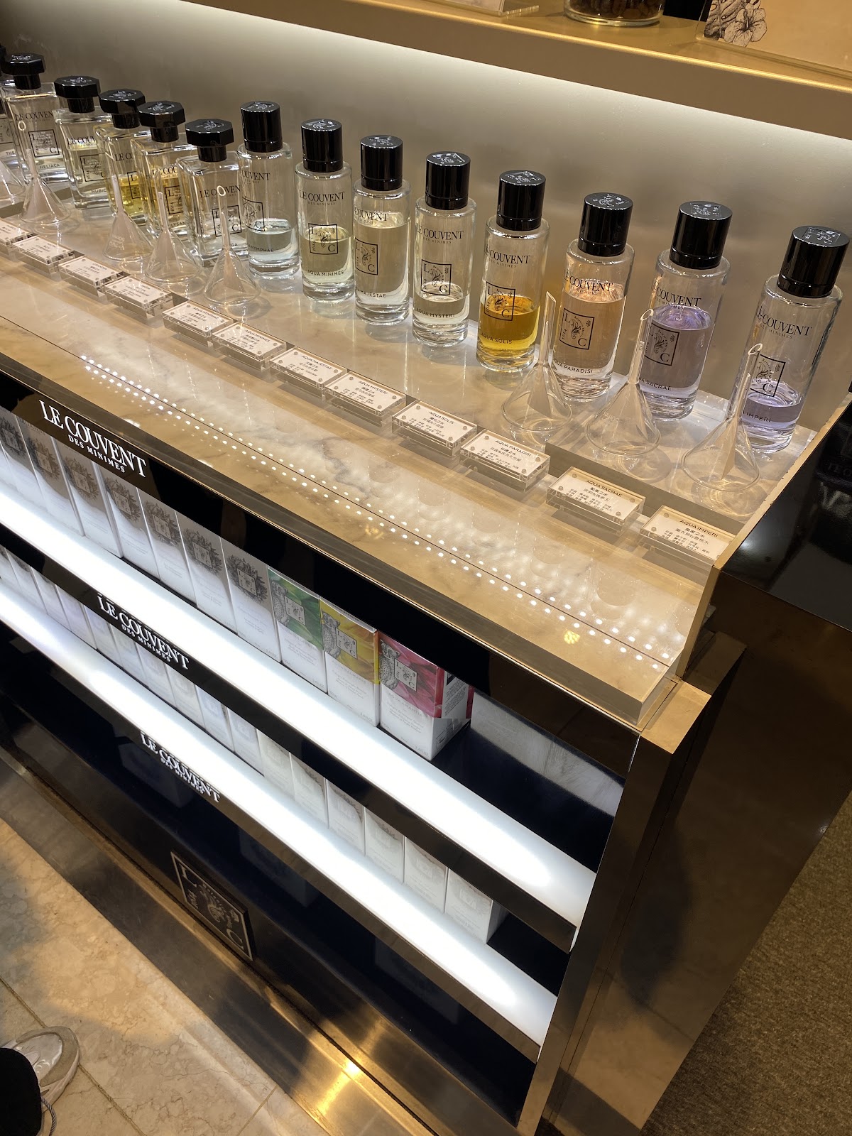 BeyondSenses 沙龍香水 遠百信義A13 2F 店內環境照片 2