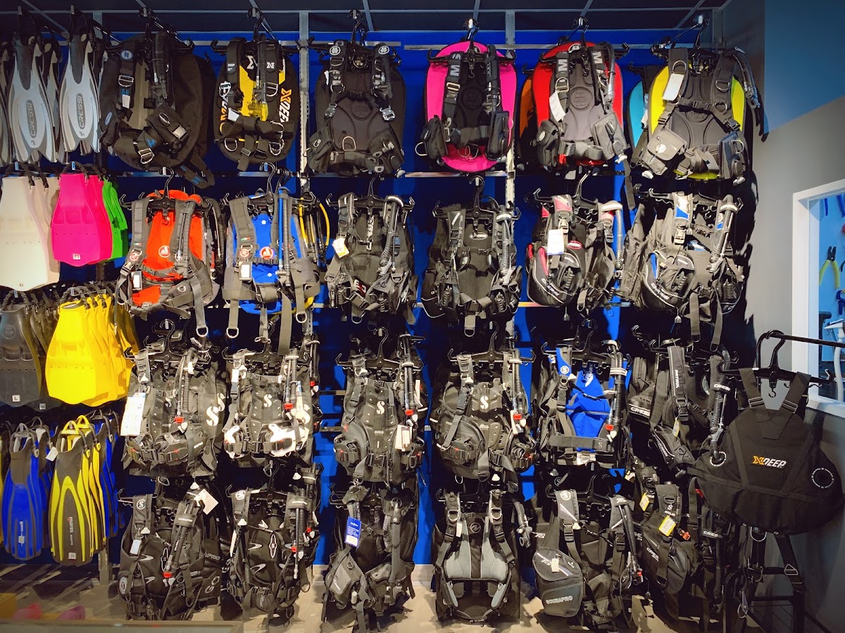 Scuba Warehouse Taiwan 專業潛水裝備店 店內環境照片 5