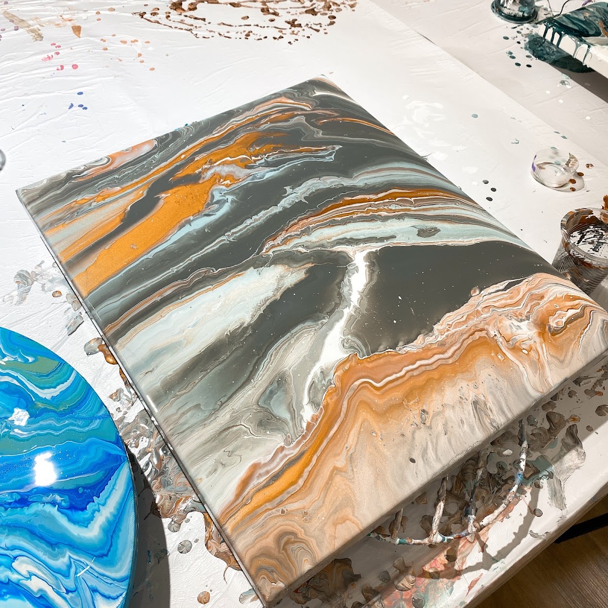 JUJU ART 畫畫工作室 - 油畫/壓克力畫/肌理畫/流體畫/流體熊/手作體驗 店內環境照片 2