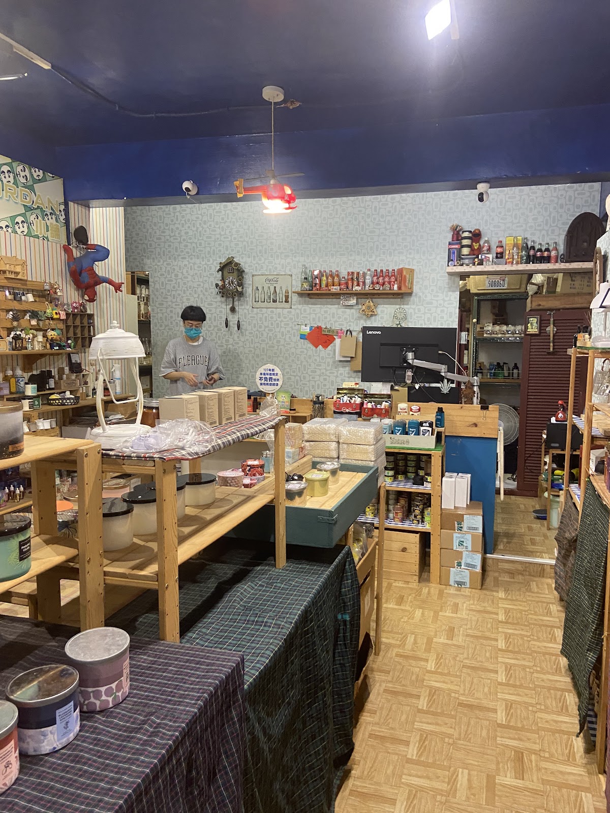 光頭 & Jordan 小舖 Uncle Bald Fragrant Beauty Shop 店內環境照片 5