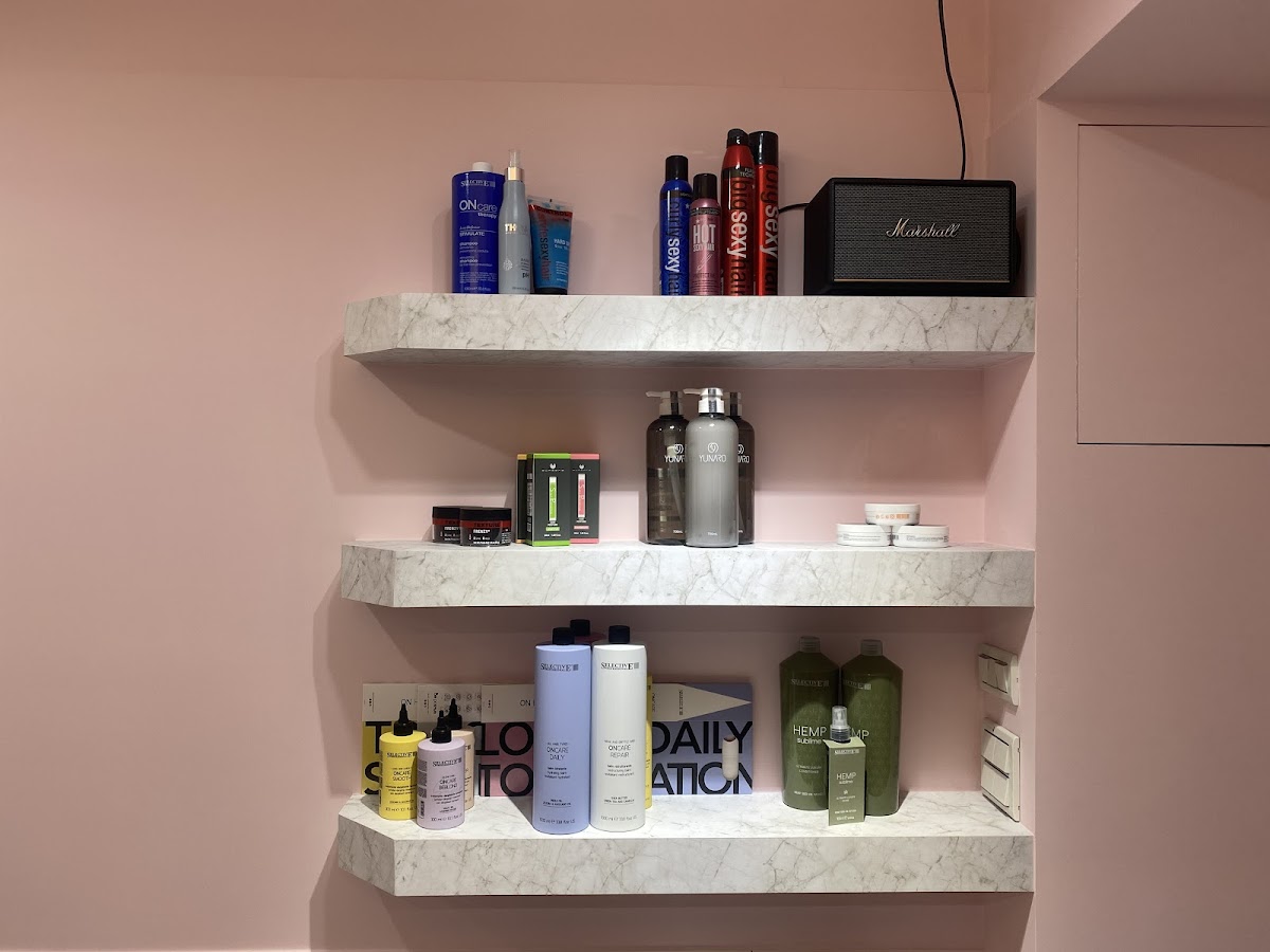 Feather 7 salon-京芮髮廊 店內環境照片 2