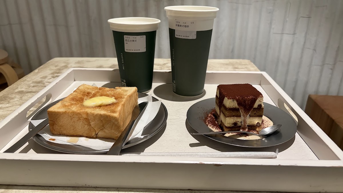 COFFEE LAW 敦南概念店 (不提供訂位服務/平日最後點餐16:30） 店內環境照片 4
