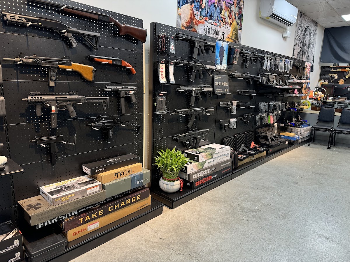 天下武裝 台北武龍店 防身用品/鎮暴產品/生存遊戲 店內環境照片 5