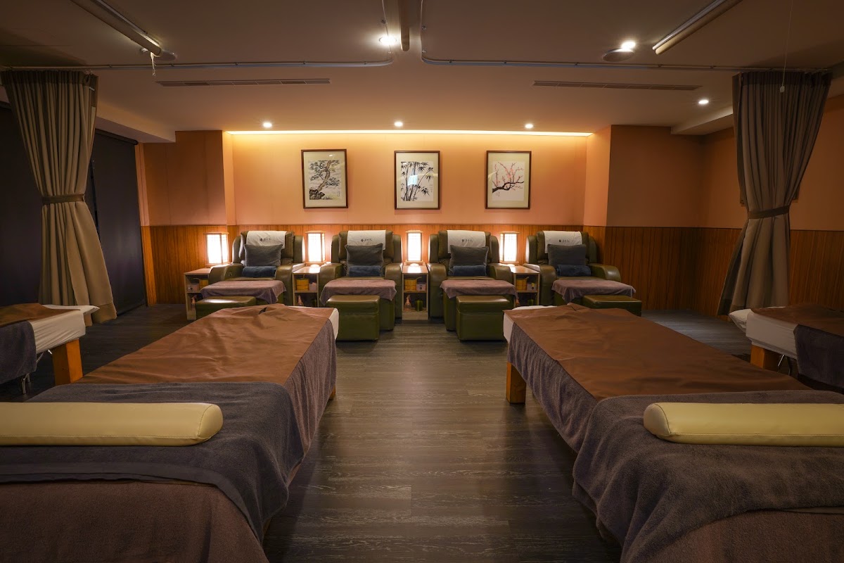 湯布院足體養生會館【 板橋 按摩推薦 24小時 】板橋經絡按摩|腳底 肩頸按摩|刮痧|修腳皮|拔罐|板橋車站 新埔 江子翠 推薦 新北市板橋區松江街1樓 店內環境照片 5