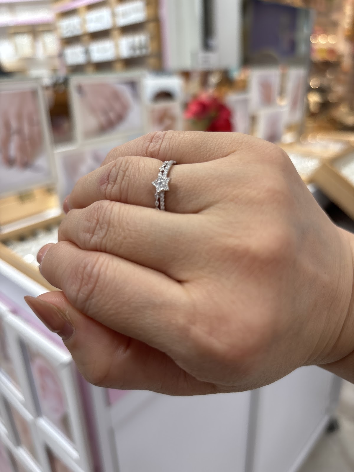 PiiNK DIAMOND 成都門市 (專業打洞：肚環、耳洞、各類特殊洞) 店內環境照片 2