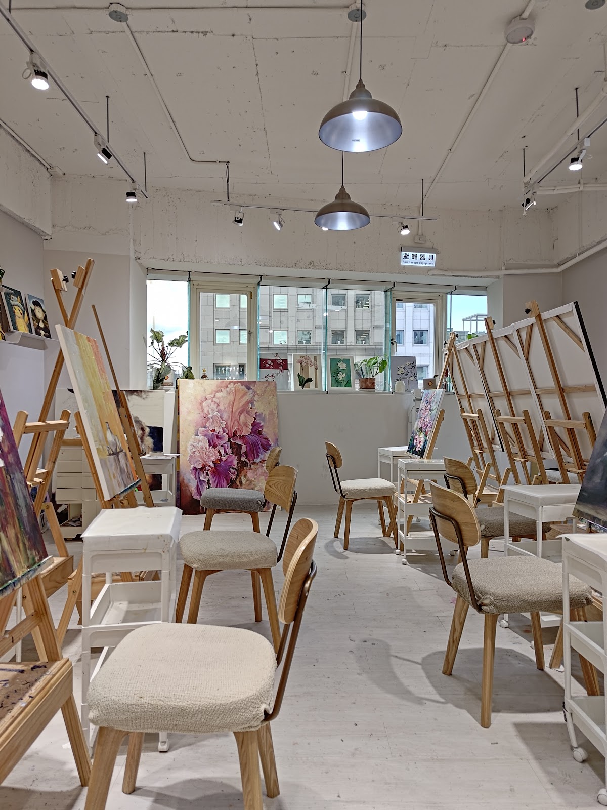 Painting Stage 店內環境照片 4