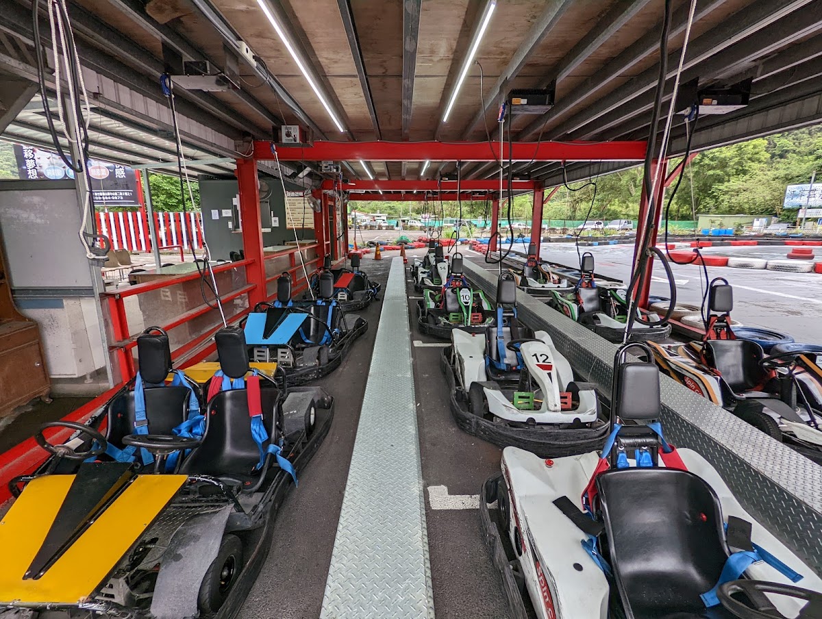 內灣極速飄移賽車場 店內環境照片 4