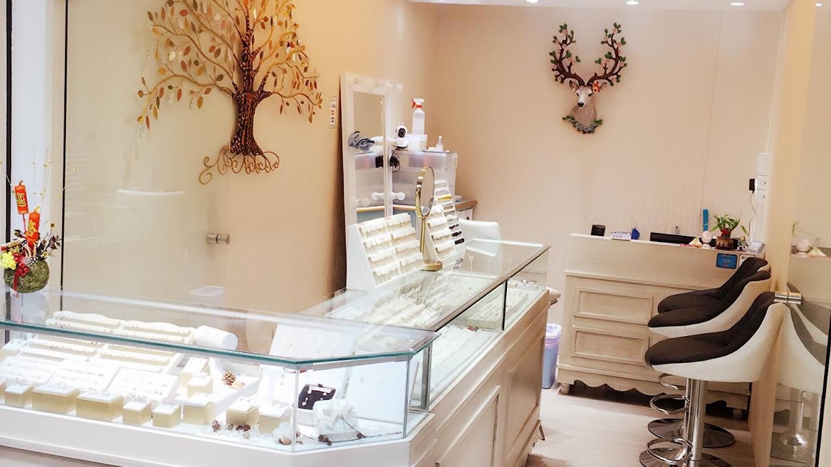Oppa穿洞店-專業穿洞店K金飾品 店內環境照片 2
