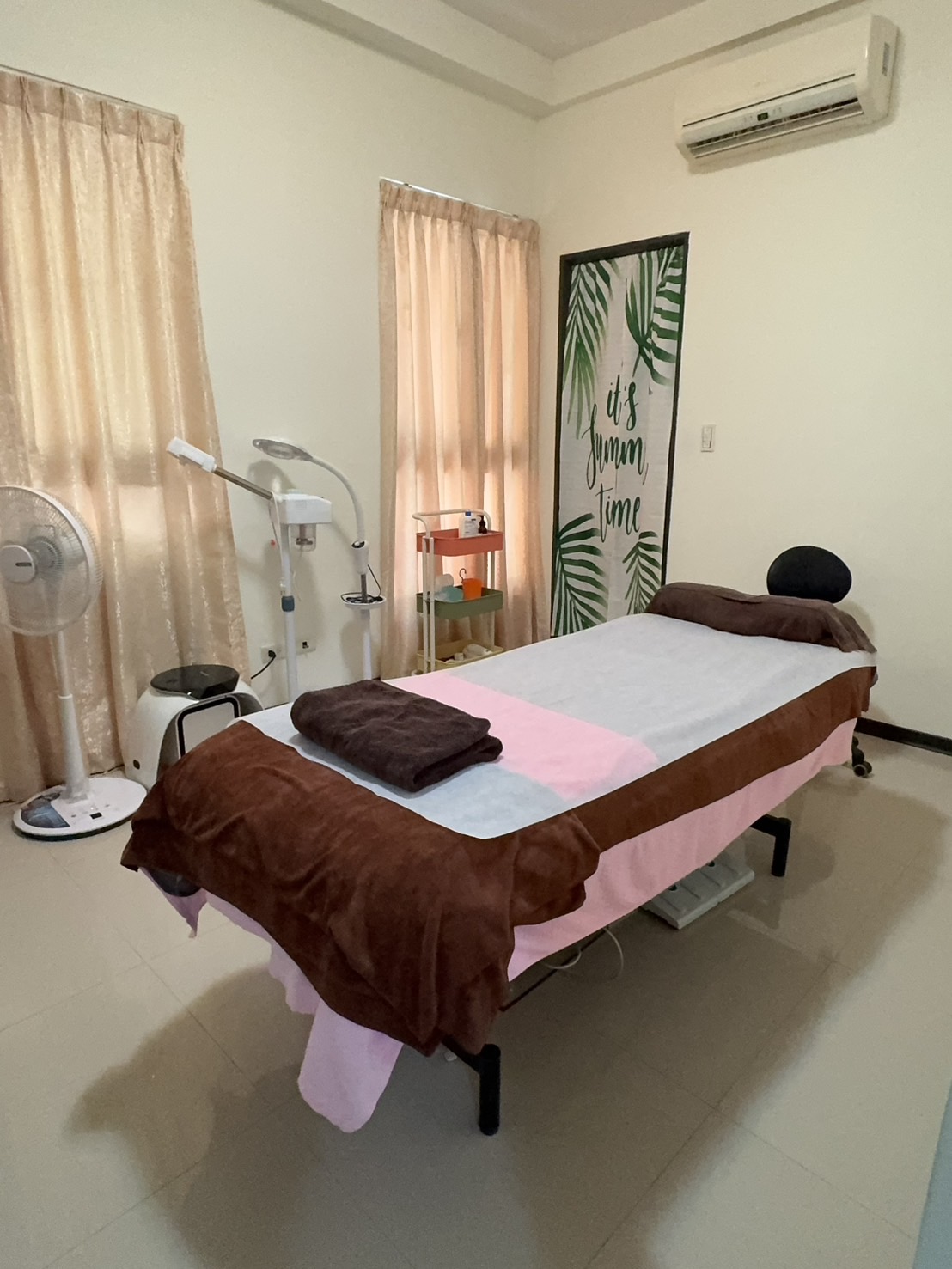Ellen Spa （荷雅美容）汐止按摩｜ 汐止臉部保養｜精油Spa ｜指壓｜ 體刷雕塑｜清粉刺｜眼周保養｜小臉撥筋｜孕婦按摩｜ 汐止去腳皮｜ 刮痧拔罐｜肩頸舒緩｜ 氣結舒緩｜活絡循環 店內環境照片 2