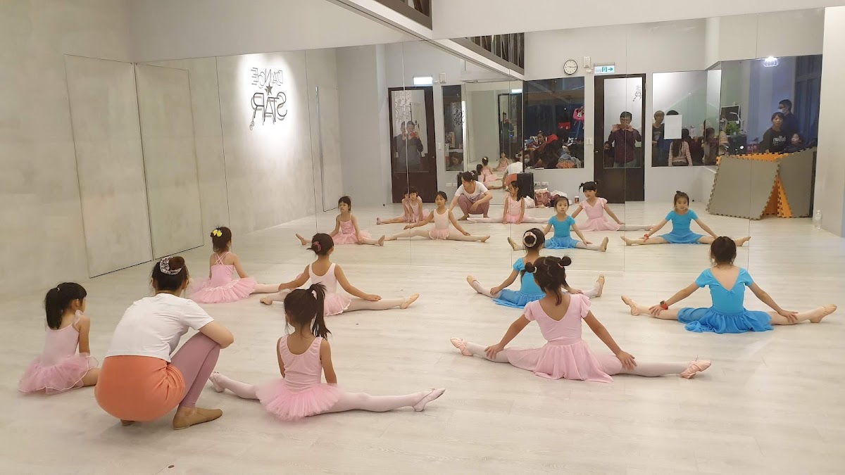 DanceStar舞星舞蹈學校 店內環境照片 2