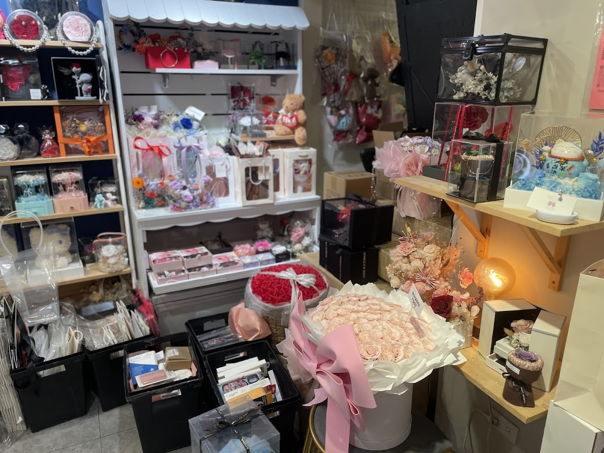 Pink Diamond 東區總店 (專業打洞：肚環、耳洞、各類特殊洞) 店內環境照片 5