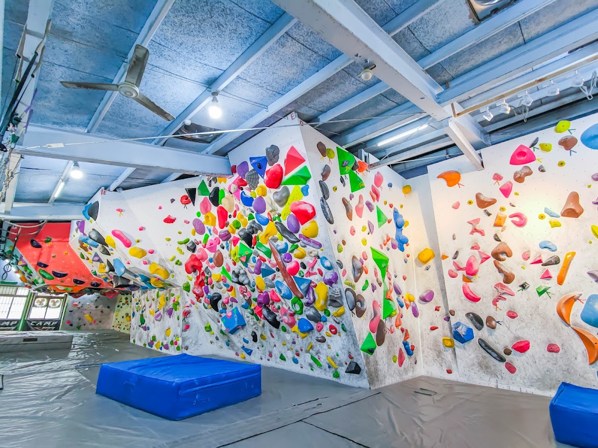 Civic Bouldergym Taipei 市民抱石攀岩館/攀登裝備/繩索裝備/ 店內環境照片 4