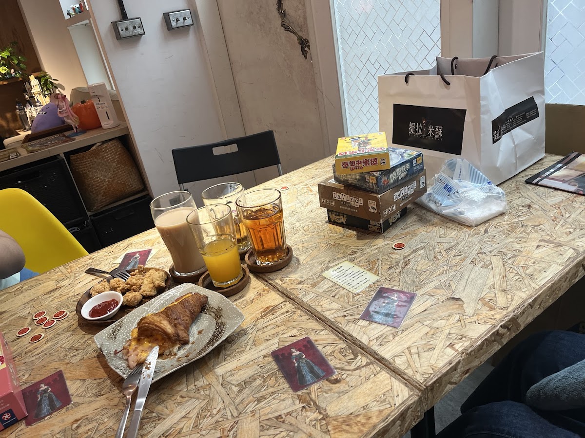 靠過來桌遊咖啡廳 店內環境照片 2