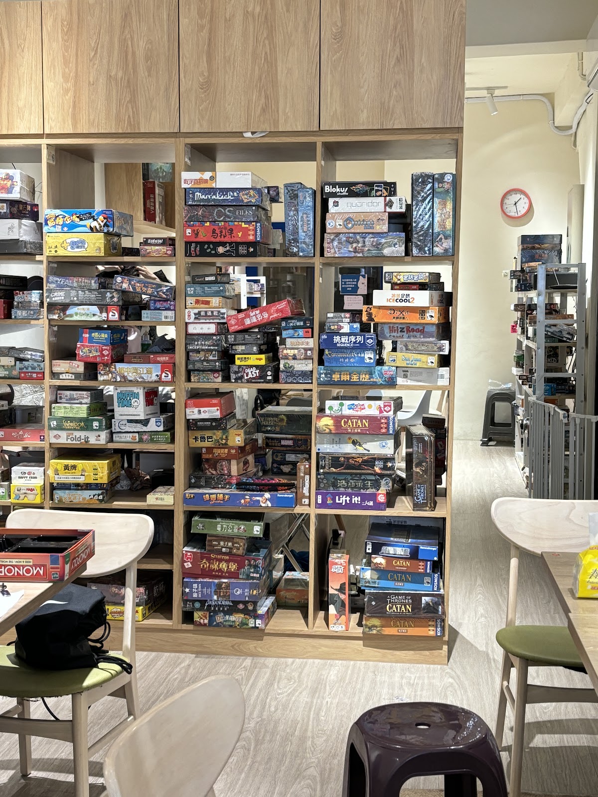 桌友之地：中山店（中山桌遊店/24小時服務/桌遊玩樂/租借桌遊/親親貓咪）*文化幣適用 店內環境照片 3