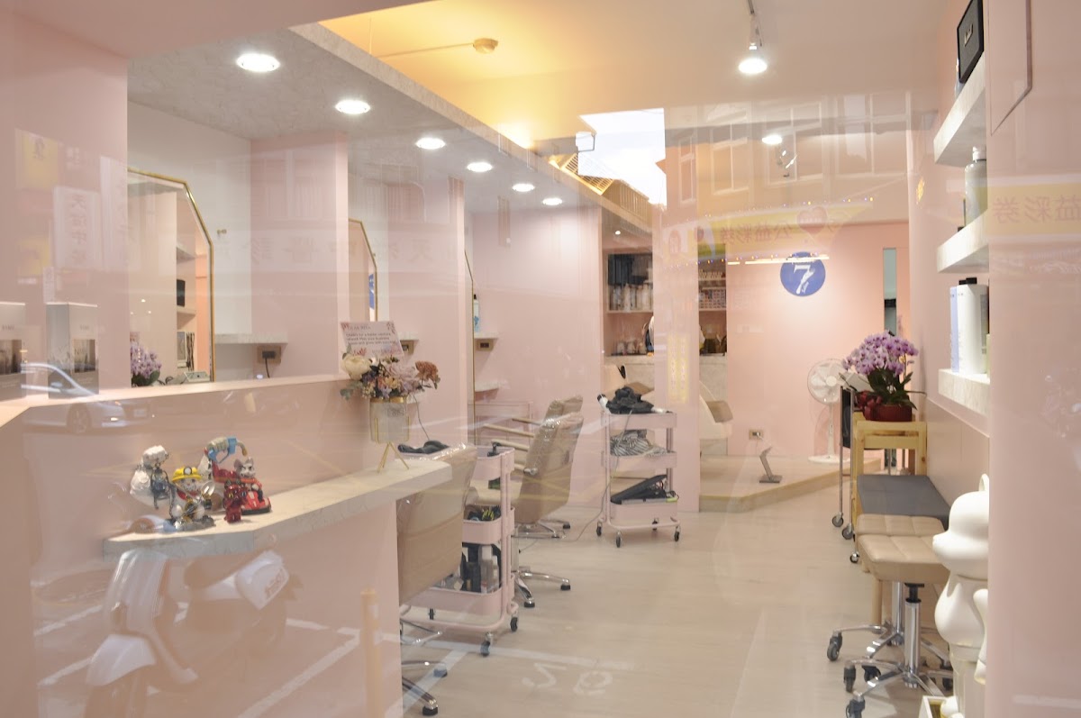 Feather 7 salon-京芮髮廊 店內環境照片 3