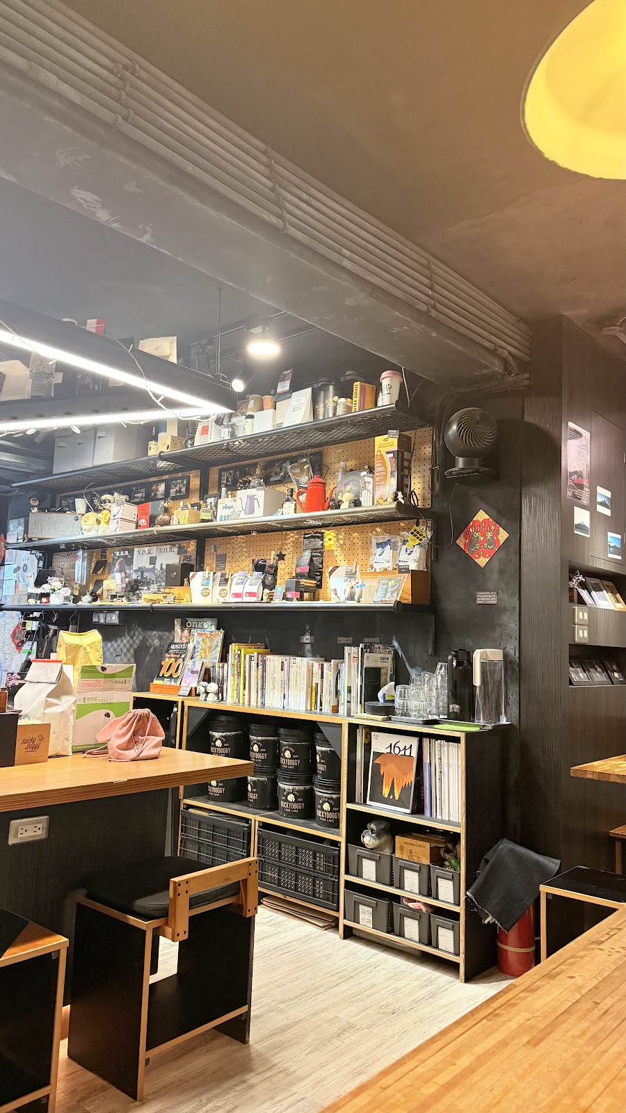 RockyDoggy Coffee Store/咬滾狗狗咖啡館 店內環境照片 5