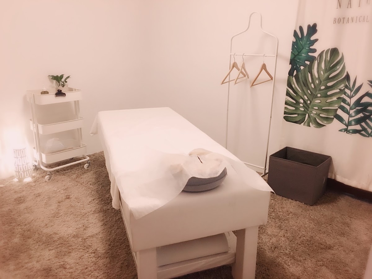 iMassage 專業按摩 南港店（預約制）SPA . 肌肉痠痛放鬆 . 肩頸刮痧 . 全身油壓 . 頭部按摩 . 運動按摩 店內環境照片 4