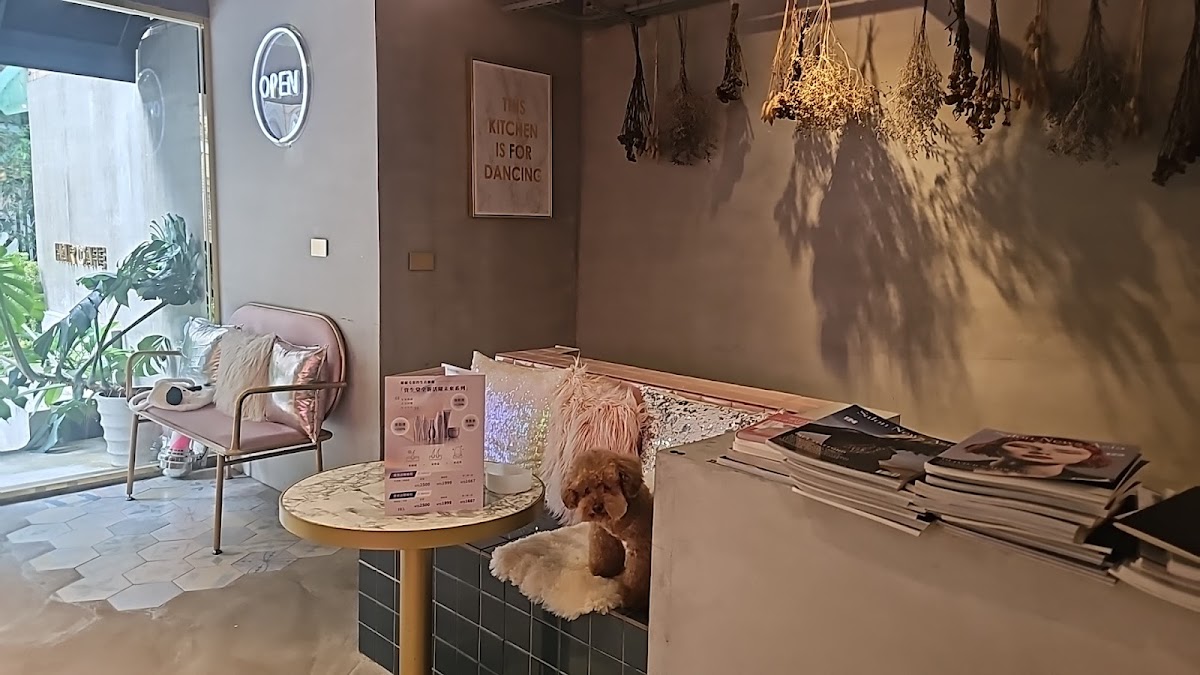 CRE.a Hair Salon 店內環境照片 2