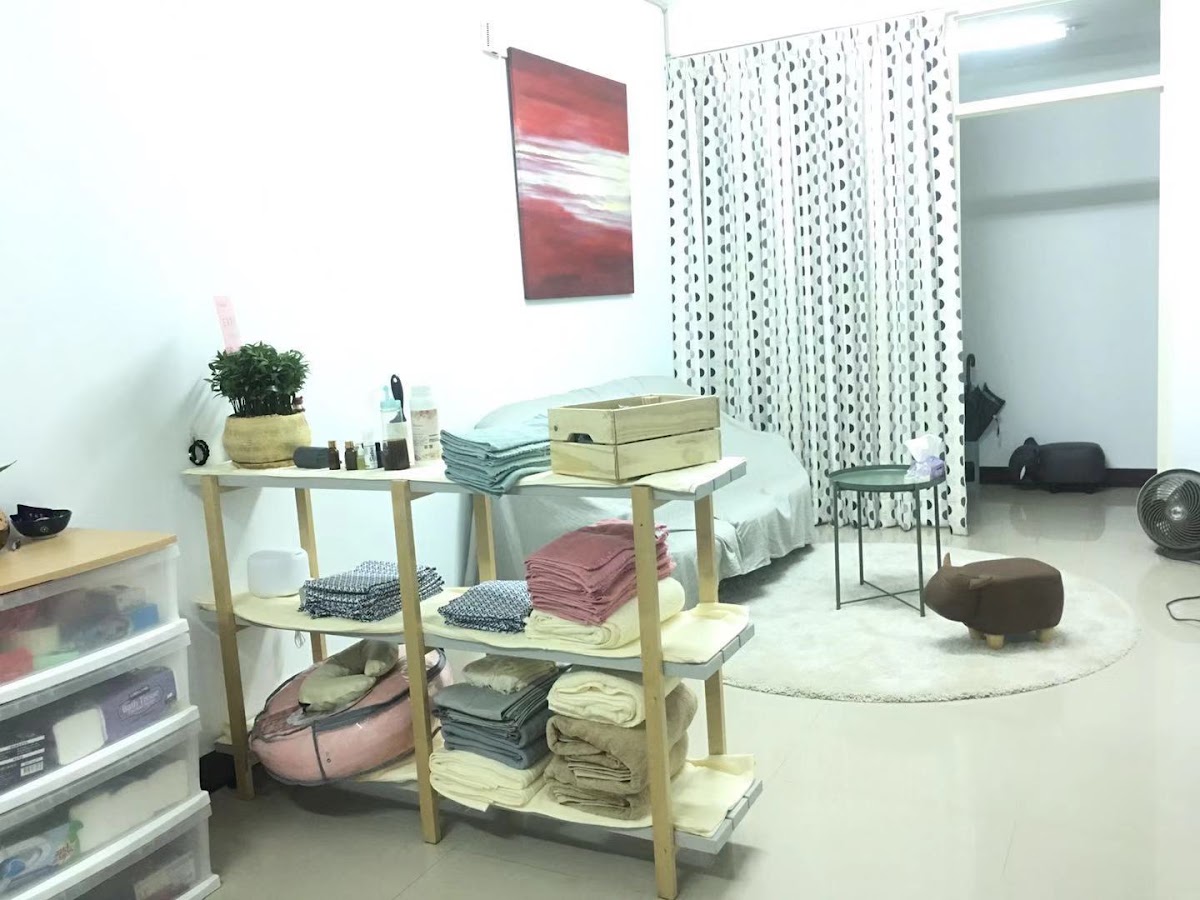 YU Lab Massage | 全身深層肌肉按摩/刮痧/孕婦按摩/頭部按摩/全臉spa 店內環境照片 4