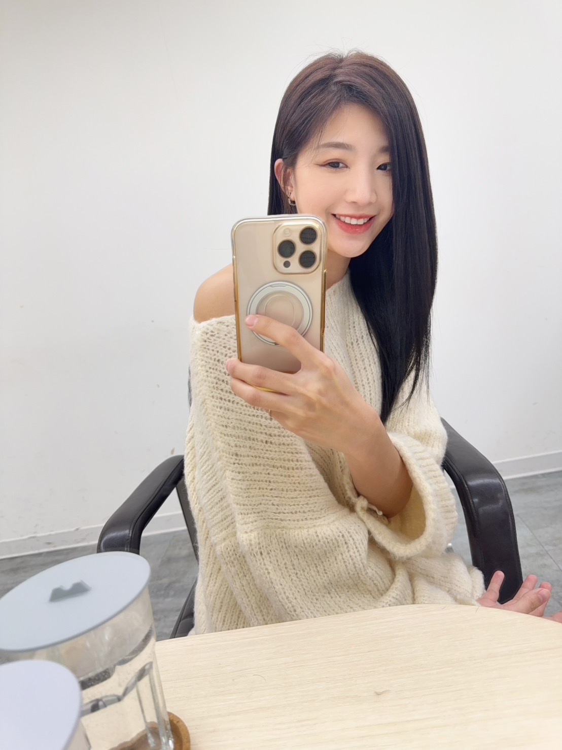 SICA HAIR-忠孝店 台北市髮廊推薦/南港區髮廊推薦/南港區髮廊/燙髮推薦/ 染髮推薦/剪髮推薦/南港護髮推薦/南港燙髮推薦/南港染髮推薦/南港剪髮推薦/南港區護髮/南港區剪髮/南港區燙髮推薦/南港區染髮推薦/南港髮廊推薦/南港美髮店/美髮推薦 店內環境照片 4
