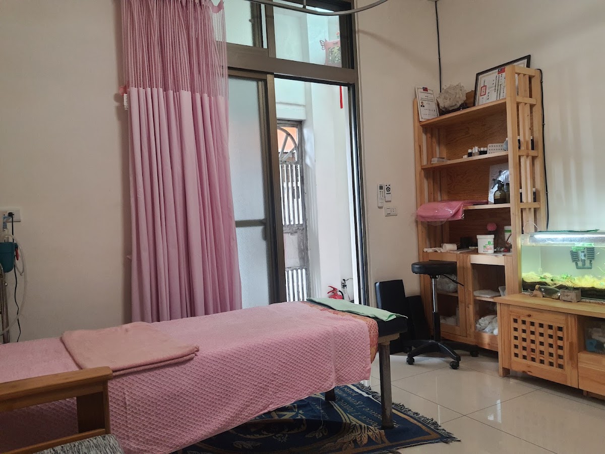 恩德傳統整復推拿館-平鎮復健物理治療|中壢徒手治療|椎間盤突出|坐骨神經痛|肩頸酸痛|脊椎側彎|評價整骨|鬆筋整復 店內環境照片 2