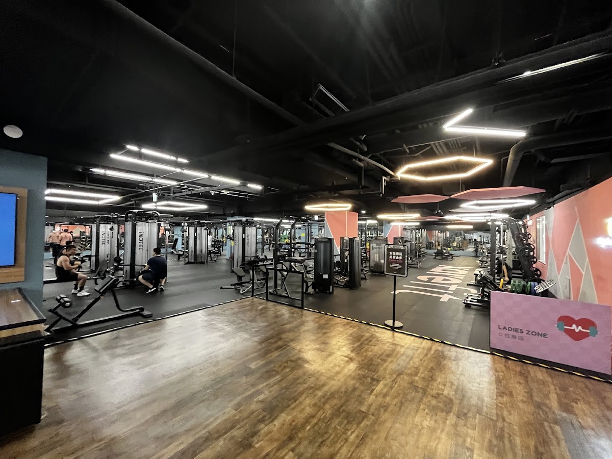 Hypercore Fitness 超核心健身中心 台北信義松仁館 店內環境照片 2