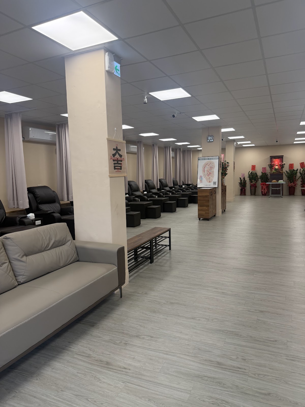 足旭時光-桃園全身指/油壓|經絡按摩|刮痧拔罐|舒壓按摩|修腳皮|紓解筋骨|放鬆按摩|推薦腳底按摩 店內環境照片 5