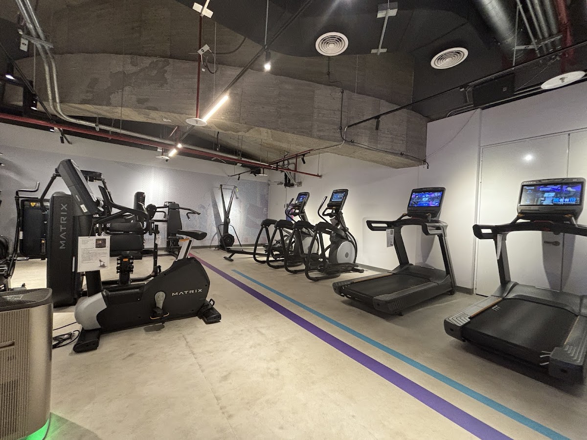 Anytime Fitness 信義 A25 - 24小時健身房 店內環境照片 4