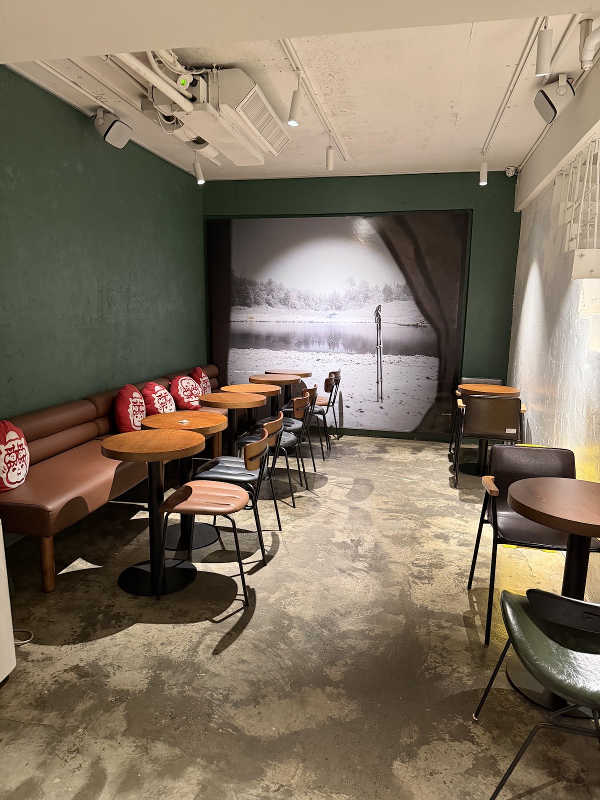 COFFEE LAW 敦南概念店 (不提供訂位服務/平日最後點餐16:30） 店內環境照片 2