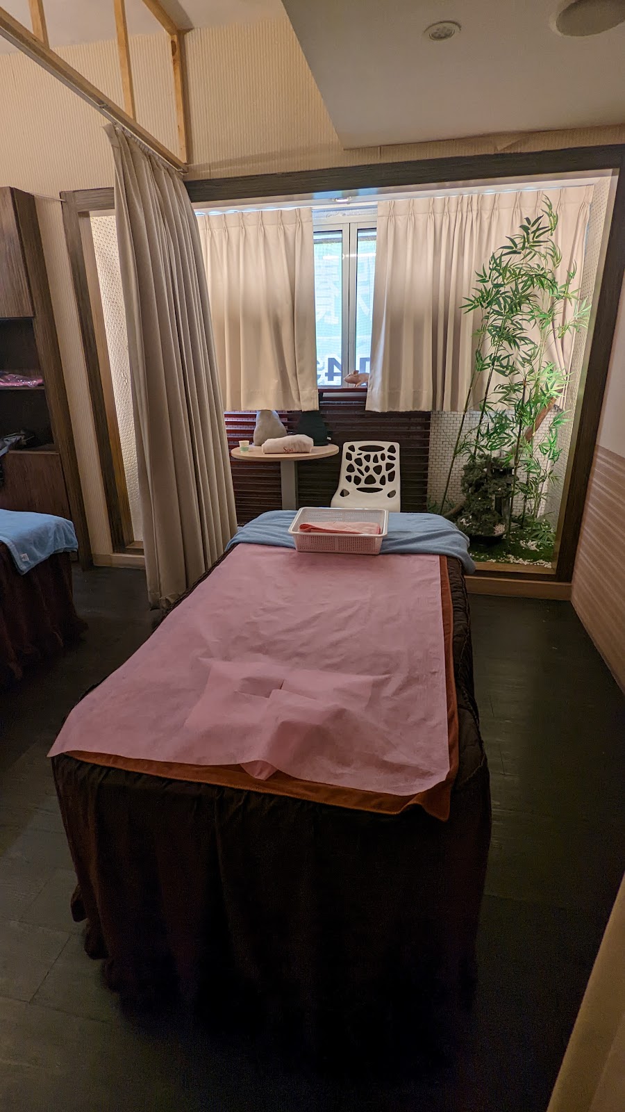 舒活養身館-台中西區指壓精油按摩 美容美體spa 預約費用 深層紓壓推薦 全身筋絡油壓指壓按摩 孕婦放鬆按摩 胸部美胸按摩 刮痧拔罐 毛孔粉刺清除緊緻做臉保養 高CP值好評推薦 PTT 店內環境照片 4