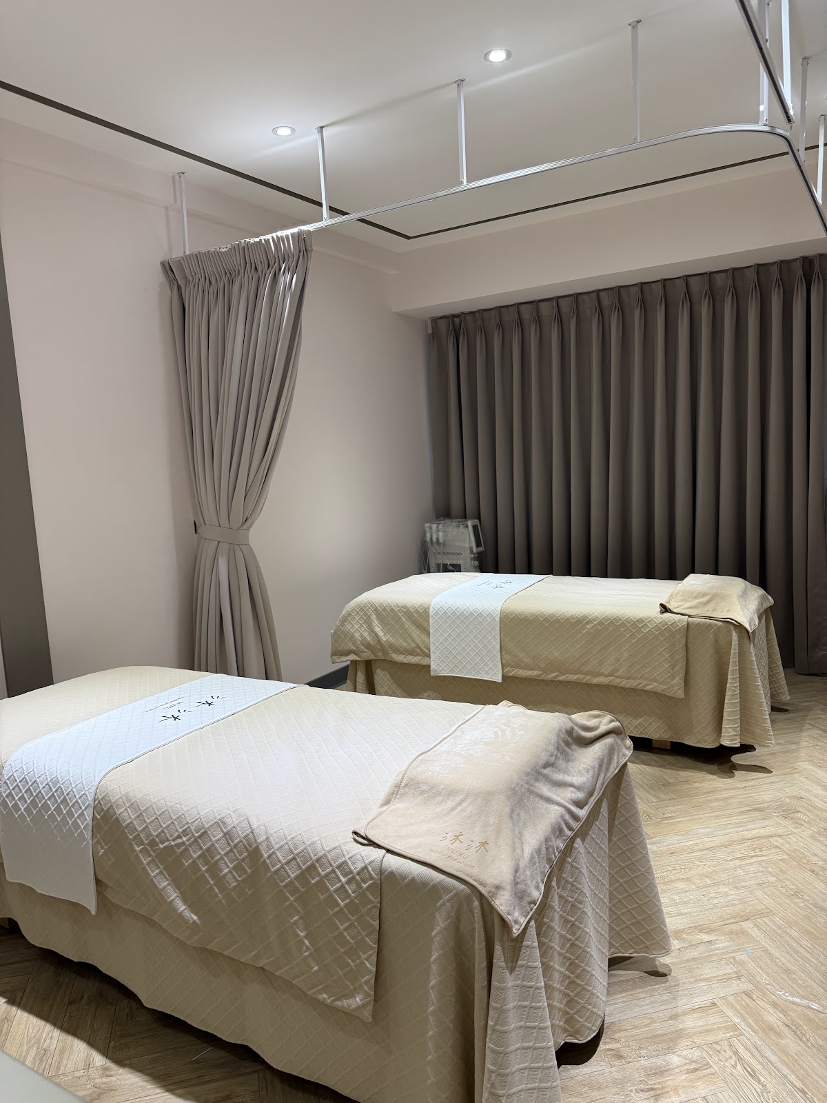 沐沐 MUMU 全方位美學 做臉 清粉刺 台北霧眉 spa 美容 台北水飛梭 店家封面照片