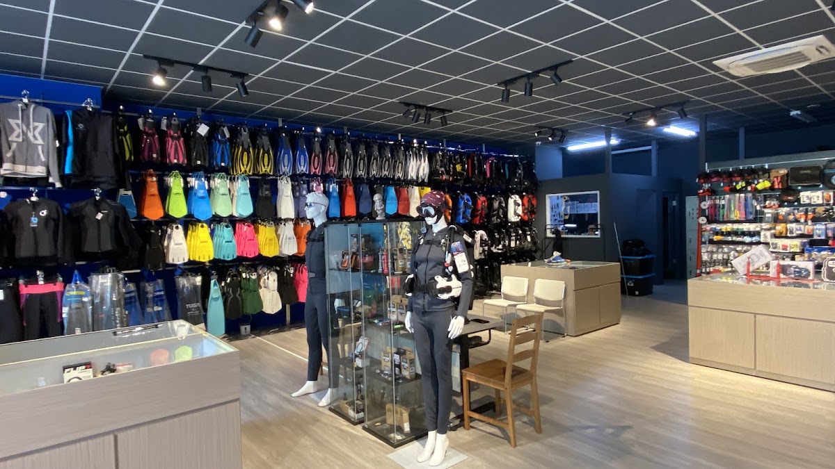 Scuba Warehouse Taiwan 專業潛水裝備店 店內環境照片 2
