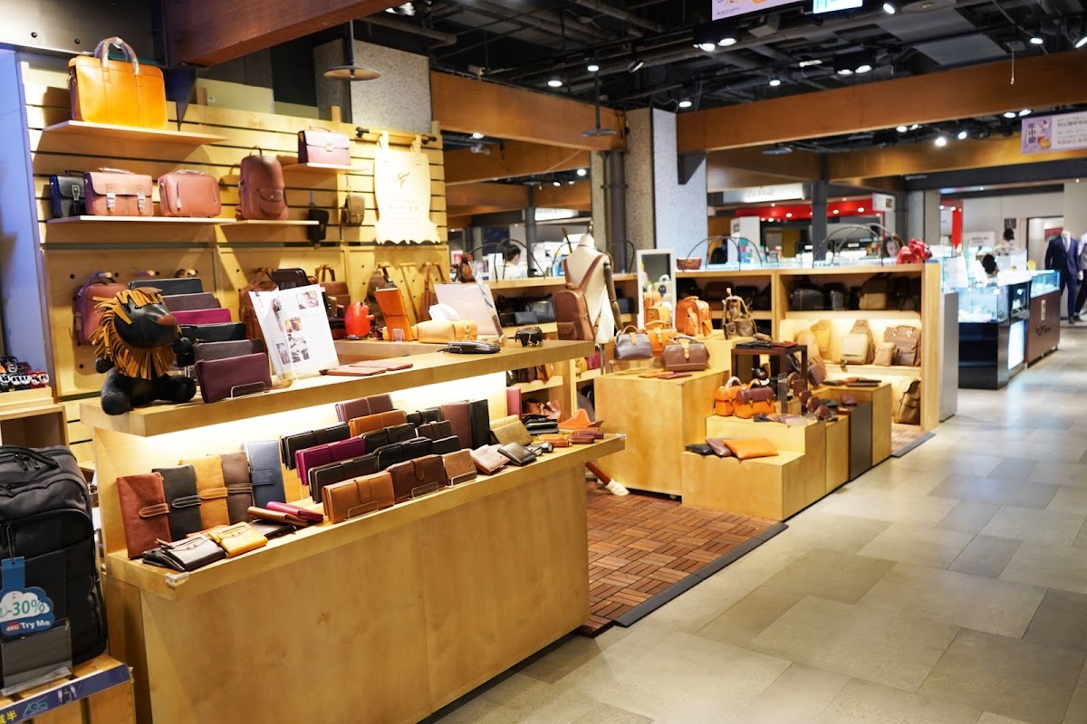 Colbie Leather 寇比手工皮件｜西門誠品 (2F) 店內環境照片 2