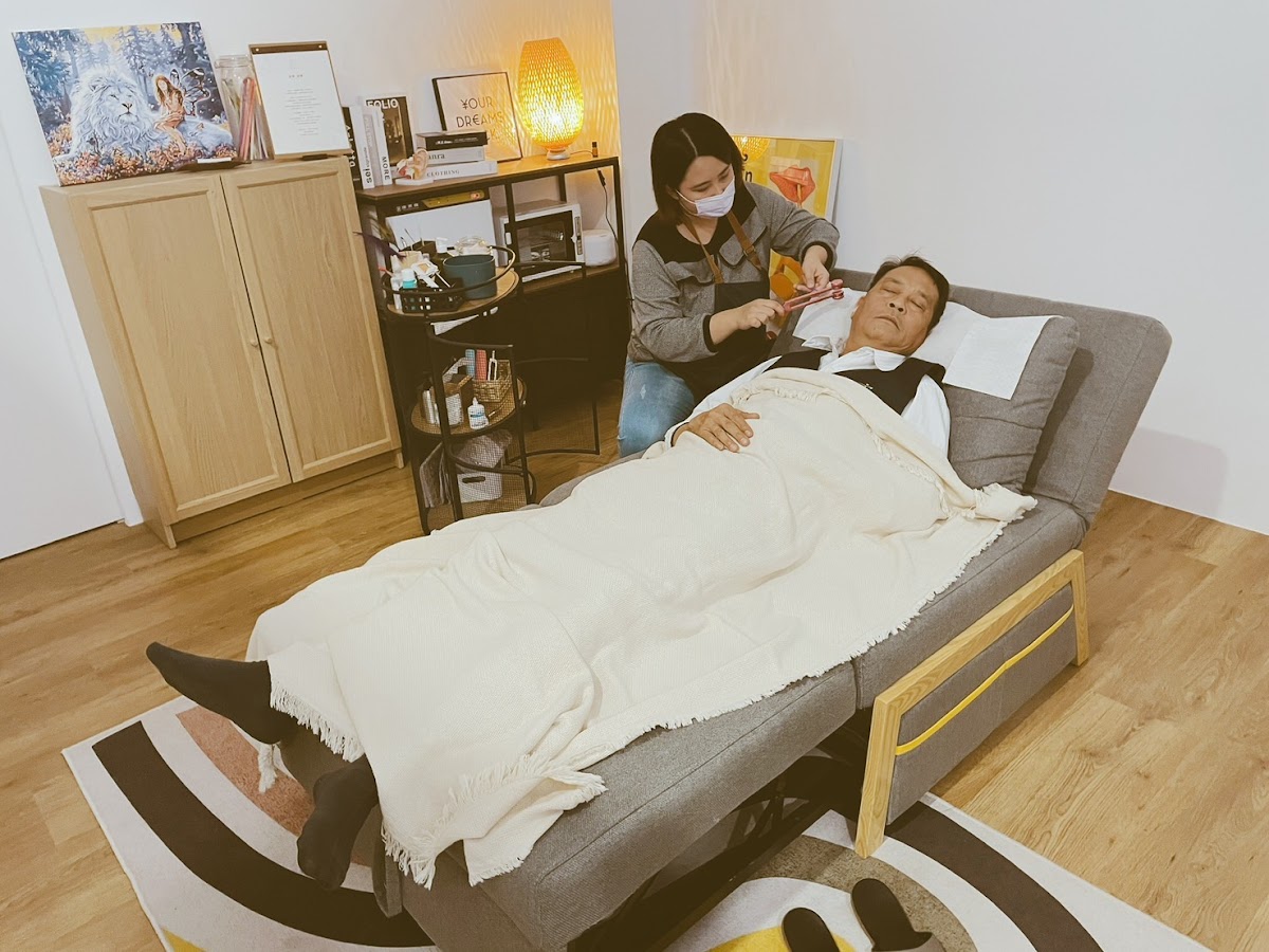 北屯采耳 Ears hsuan 藝耳軒（台中采耳推薦）專業采耳 / 耳燭SPA / 銀珠洗眼 / 兒童耳道清潔 /頭部舒壓/臉部撥筋/ 耳結石/采耳教學 店內環境照片 4