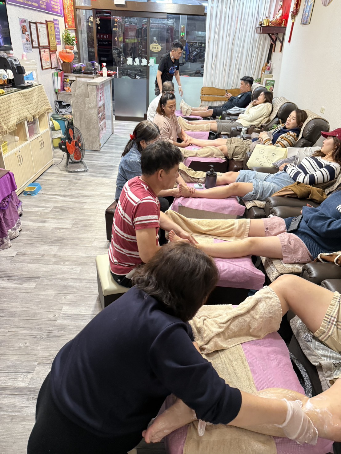 足滿足休閒足體 養生館／宜蘭按摩／羅東按摩／全身按摩／腳底按摩／筋膜刀按摩／修腳皮／修雞眼／修凍甲／massage／羅東按摩推薦／筋傷按摩 店內環境照片 2