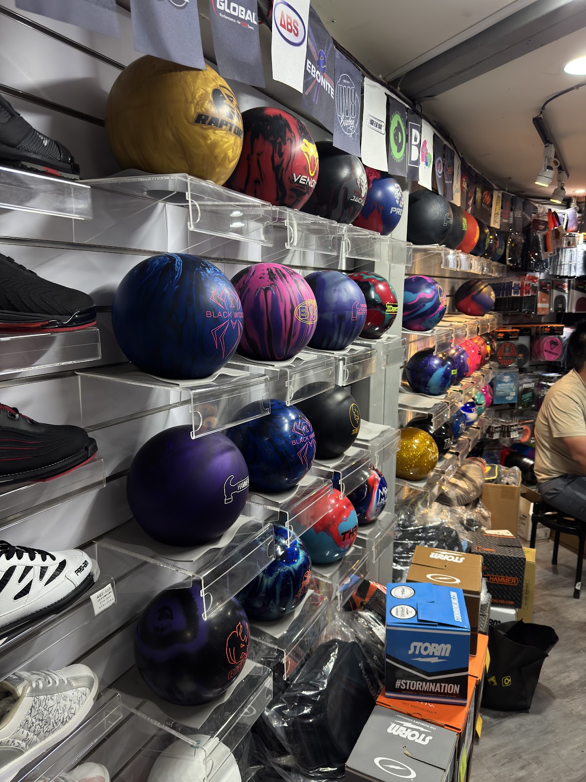 滾球堂 保齡球用品專賣店 店內環境照片 5