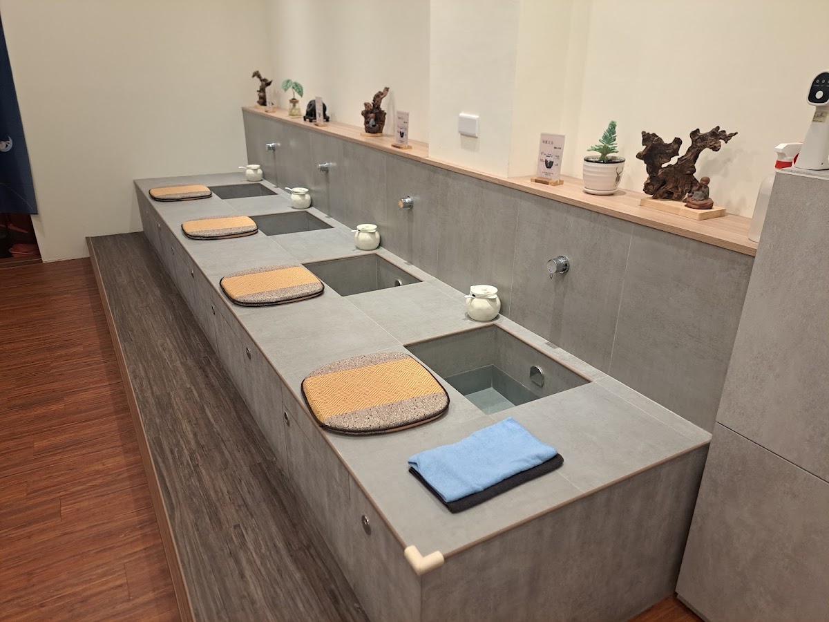 草上飛足體養生會館【台中中清｜全身按摩｜腳底按摩｜肩頸紓壓｜經絡｜筋膜沾黏】 店家封面照片