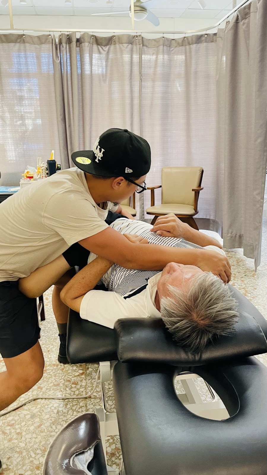 恆昌整復（舊金山整復師）Hengchang Chiropractic 店內環境照片 4
