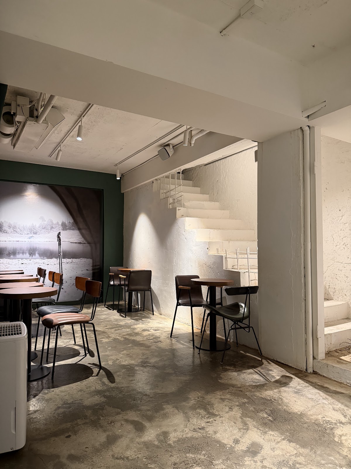 COFFEE LAW 敦南概念店 (不提供訂位服務/平日最後點餐16:30） 店內環境照片 5