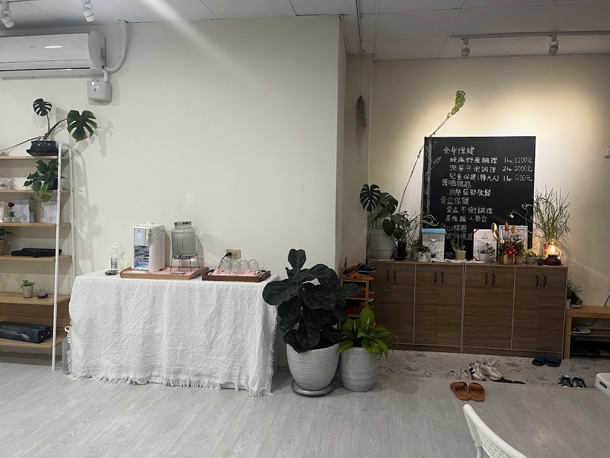 八方經絡-中壢按摩推薦/專業筋絡調理/肩頸僵硬與長期痠痛 店內環境照片 2