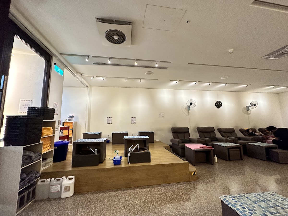 足之樂養生會館-按摩兩小時1200元-腳底按摩-指壓-油壓-刮痧-修腳皮-修指甲-掏耳 店內環境照片 2