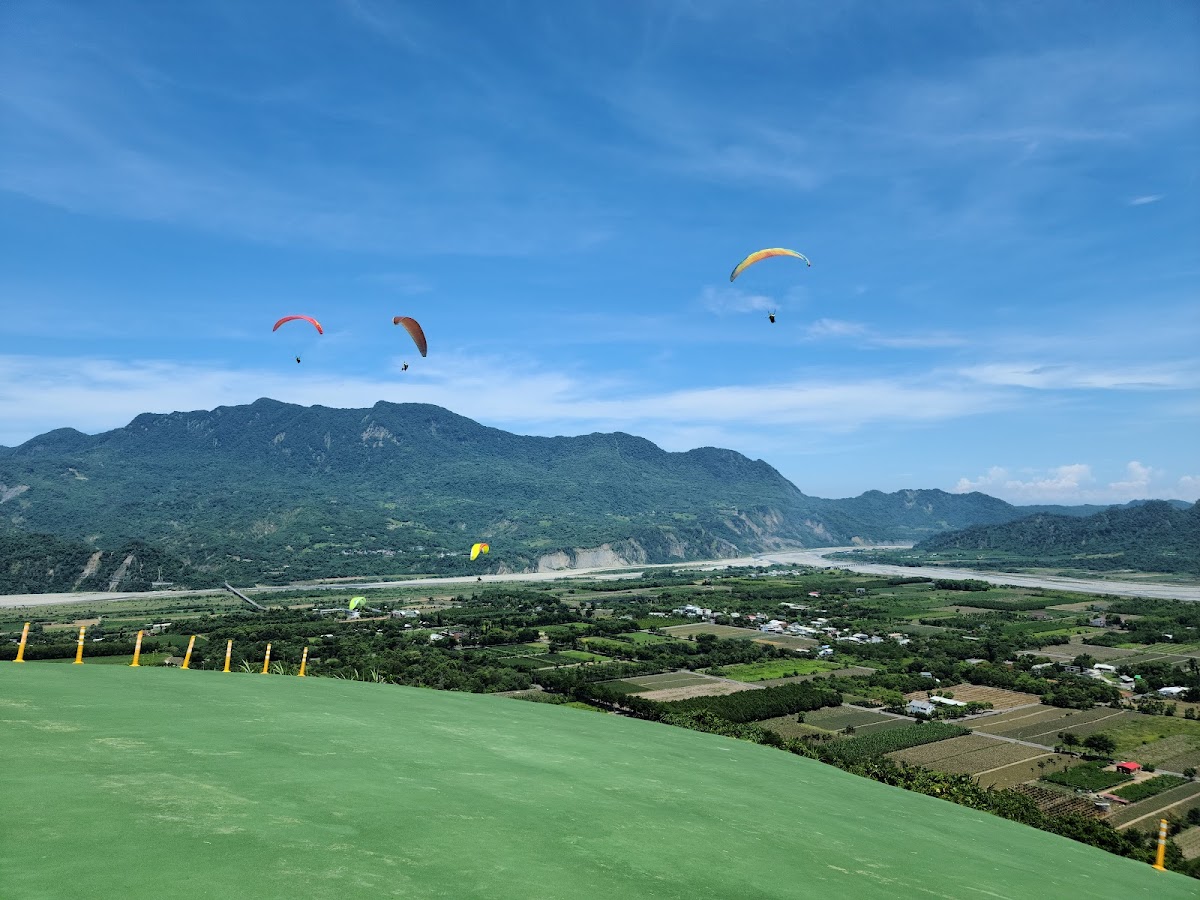 台東鹿野高台逐空翱翔飛行傘第一起飛場 店家封面照片