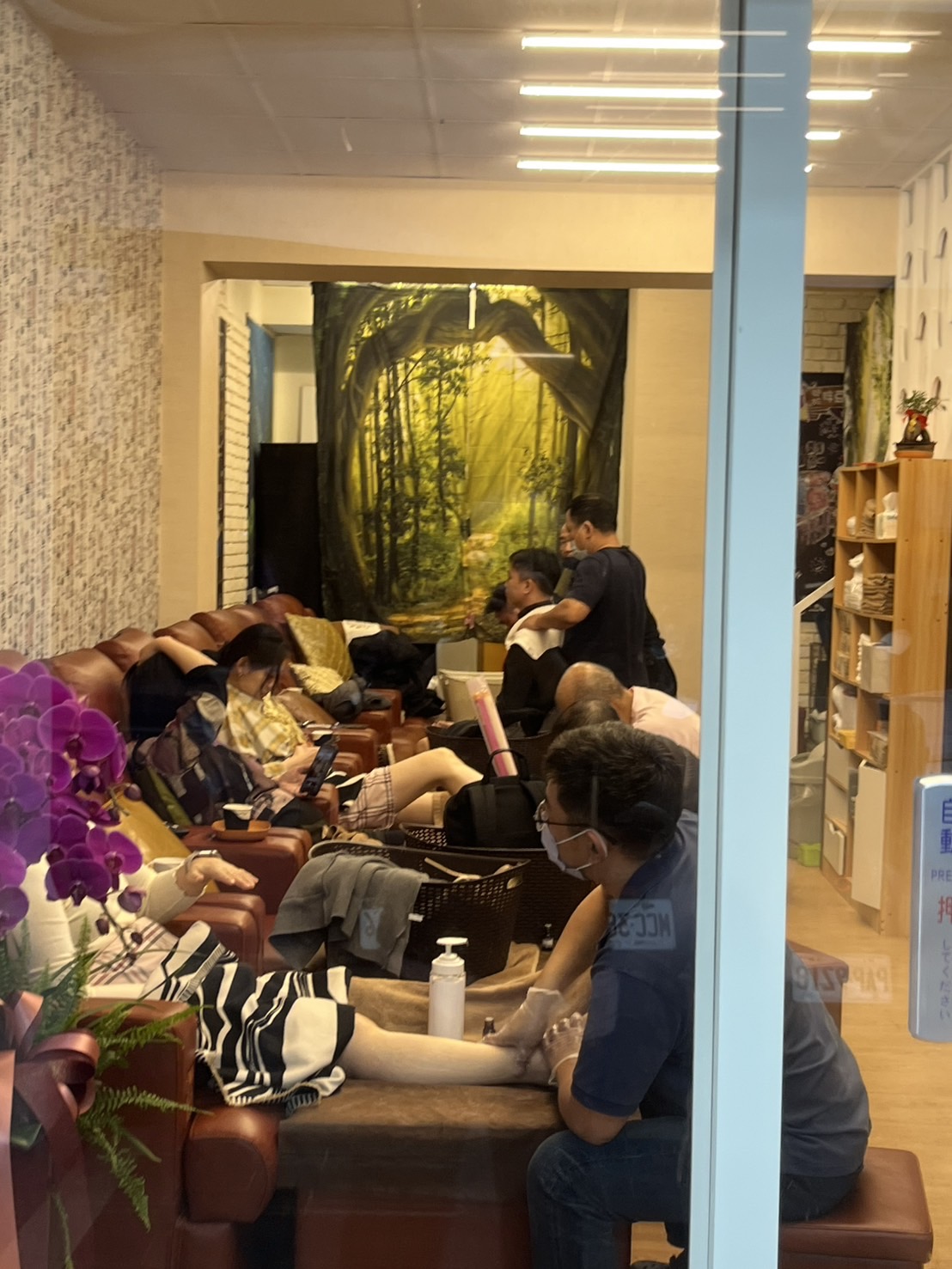 季川元氣館-京站、大稻埕、北車/台式經絡按摩/頭頸肩按摩/腳底/淋巴精油按摩/油壓 /腿部/筋膜刀深沉撥筋按摩/刮痧/拔罐/掏耳/修腳皮/修指甲/信用卡ok推薦 PTT Dcard 店內環境照片 5